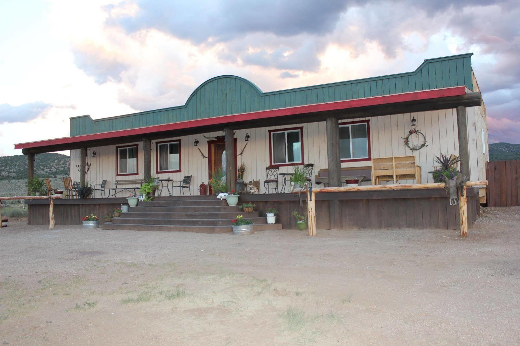 Grand Canyon Ranch & Outfitters Hotel Fredonia Exterior photo